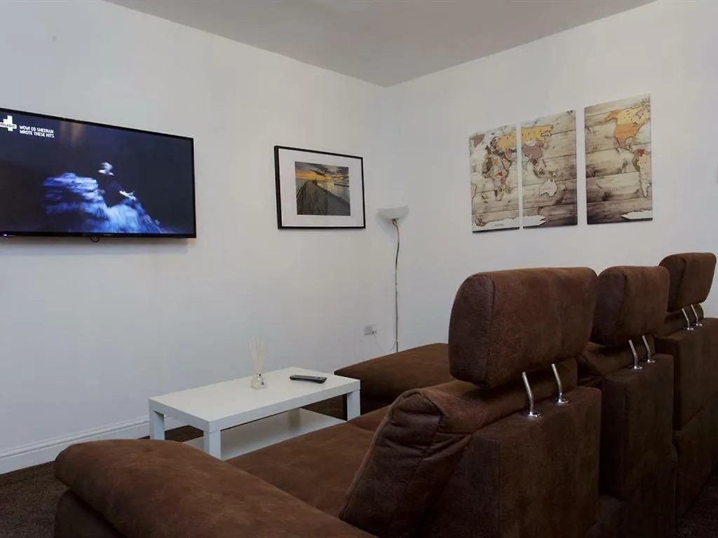 לידס Shaftesbury Apartment 0*,